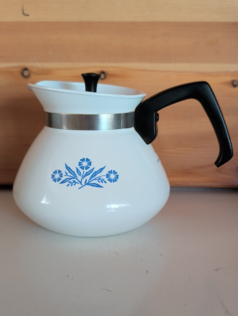 VTG. Corningware Blue Cornflower 6-cup Teapot .( Model P-104)